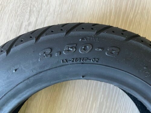 TYRE ,FRONT/REAR 889 LARGE 2.50 X 8 - Image 3